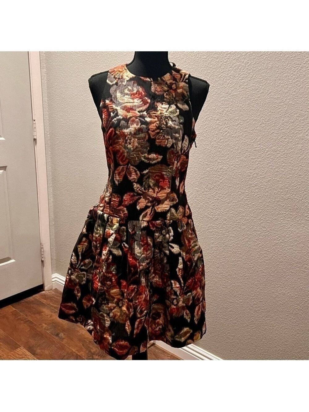 ANTHROPOLOGIE LEIFSDOTTIR metallic brocade dress. Size 4
